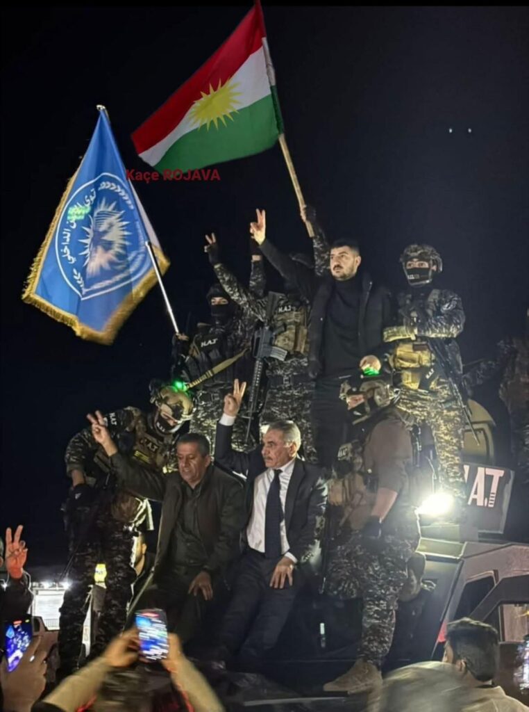 Zdjęcie przedstawia celebracje powrotu Nour al-Din Ahmed z Damaszku.